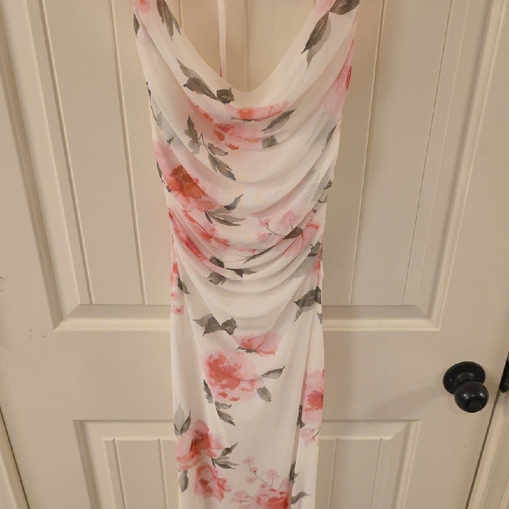 Windsor White Maxi Dress with Pink Floral Pattern - Picture 4 of 6